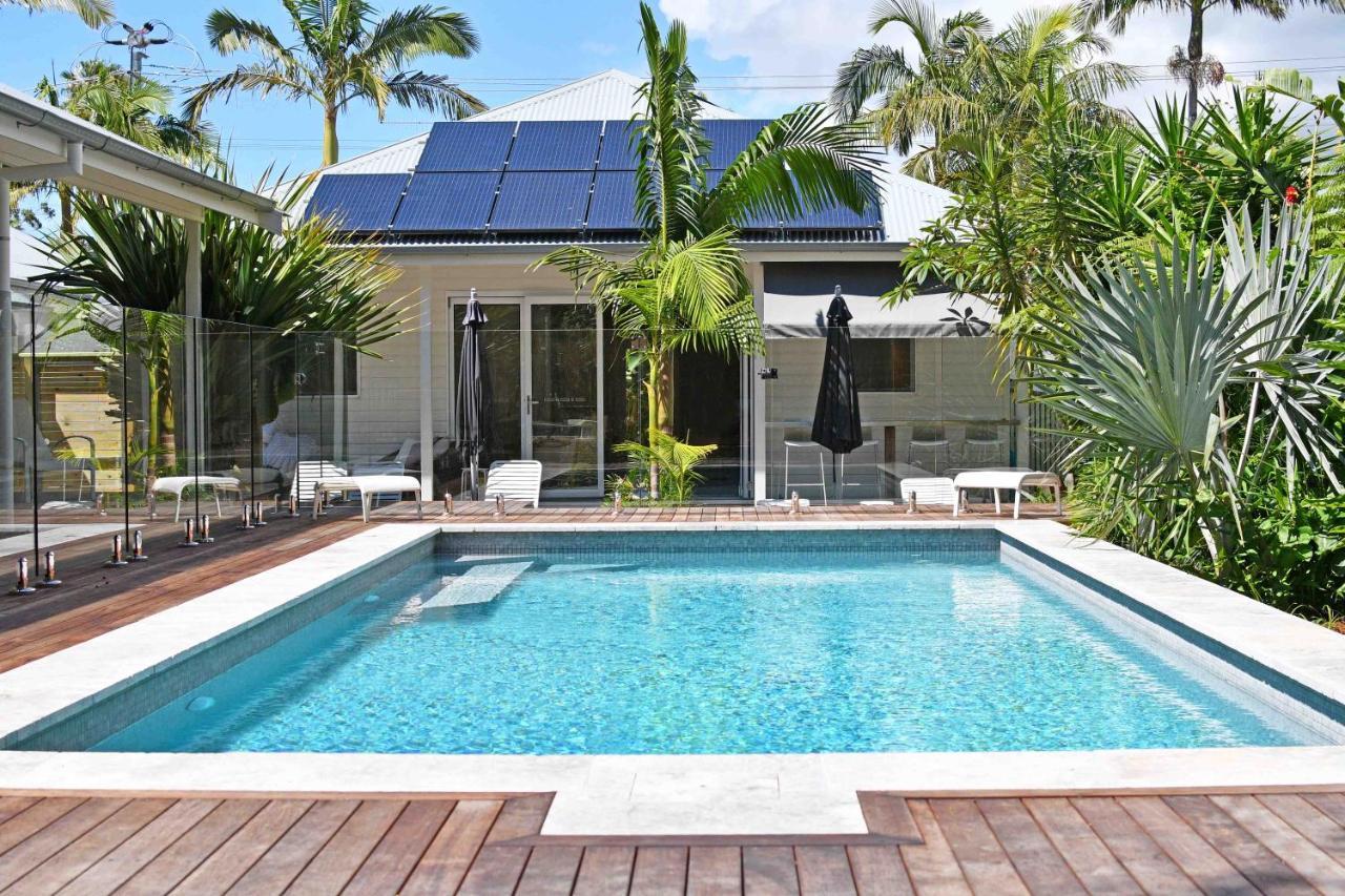 Byron Palms Guesthouse & Spa - Adults Only Byron Bay Exterior photo