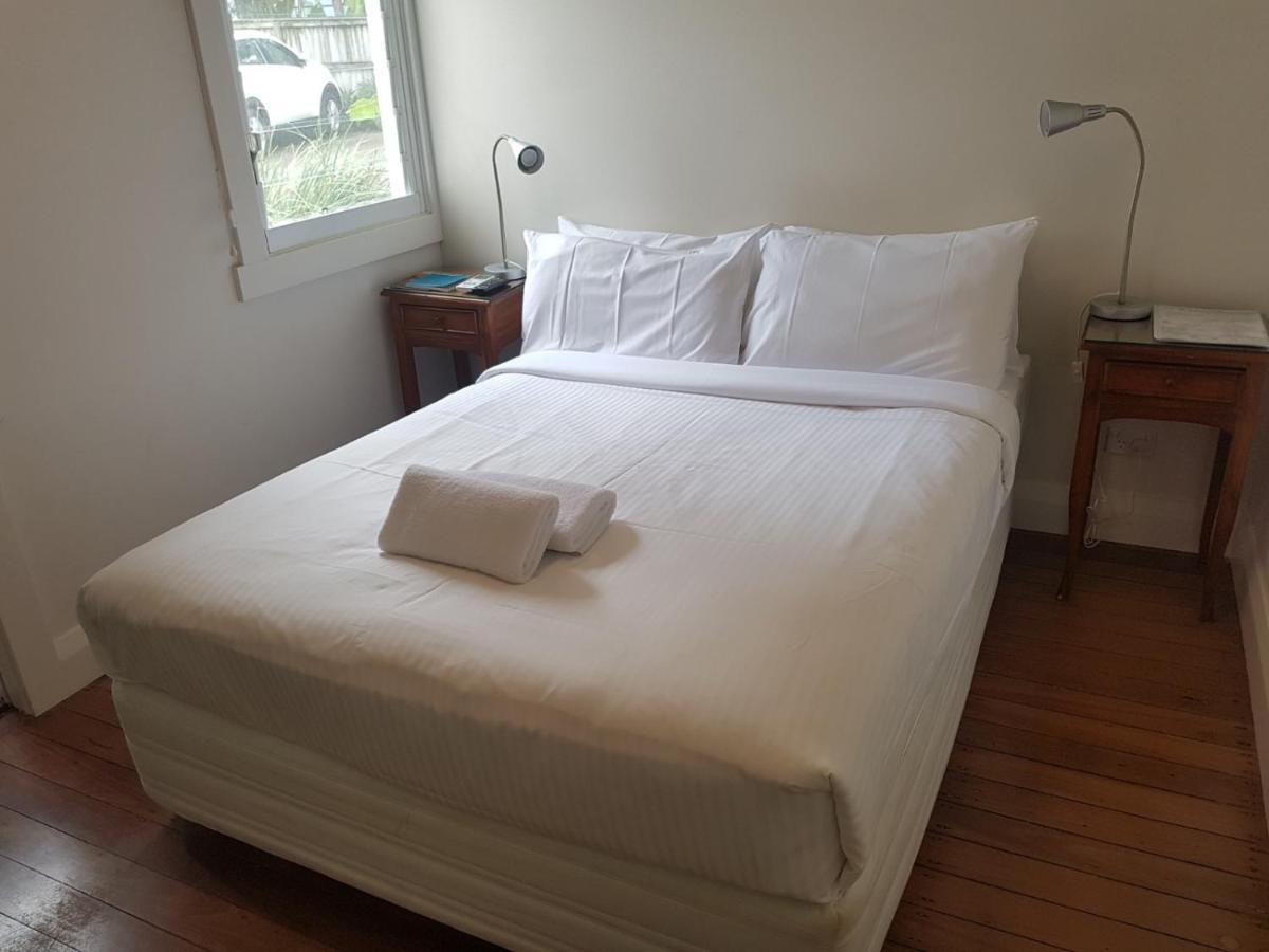 Byron Palms Guesthouse & Spa - Adults Only Byron Bay Room photo