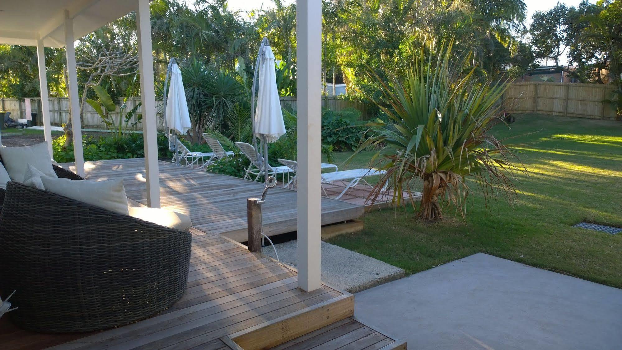 Byron Palms Guesthouse & Spa - Adults Only Byron Bay Exterior photo
